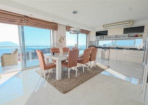 فيلا 4+1 مع مناظر خلابة وحمام سباحة