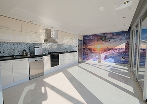 فيلا 4+1 مع مناظر خلابة وحمام سباحة