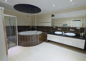 فيلا 4+1 مع مناظر خلابة وحمام سباحة