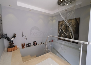 فيلا 4+1 مع مناظر خلابة وحمام سباحة