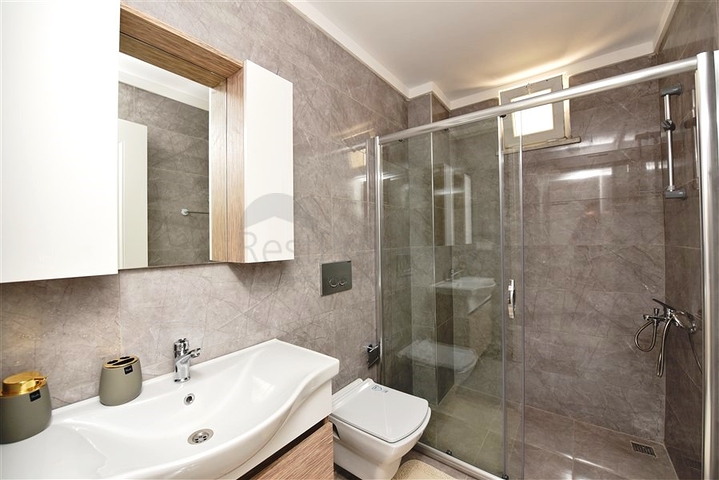 حديقة دوبلكس في وسط ألانيا