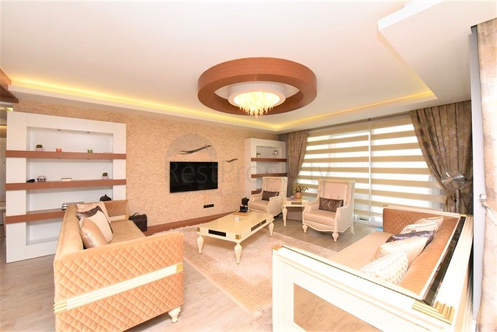 بنتهاوس 3+1 في منطقة أوبا 