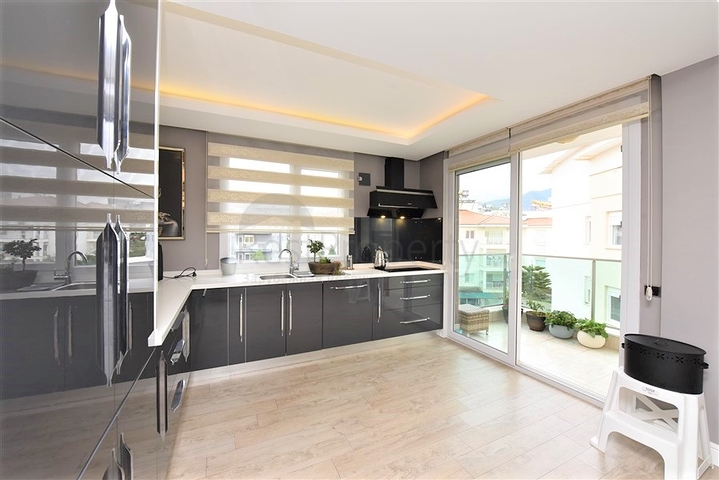 بنتهاوس 3+1 في منطقة أوبا 