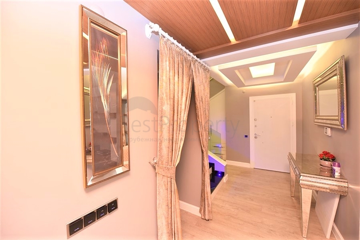 بنتهاوس 3+1 في منطقة أوبا 