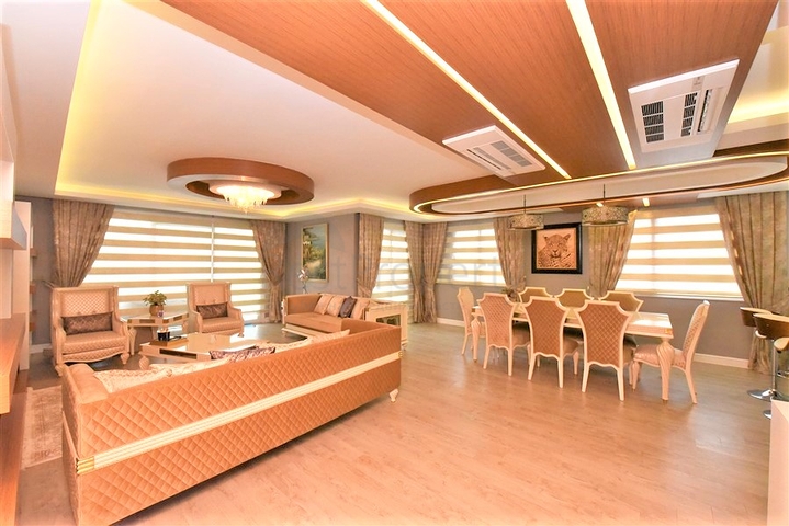 بنتهاوس 3+1 في منطقة أوبا 