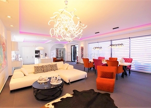 فيلا فاخرة 4 + 1 مع أثاث جديد على الطراز الحديث 