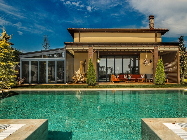 فيلات مطلة على البحر والبحيرة