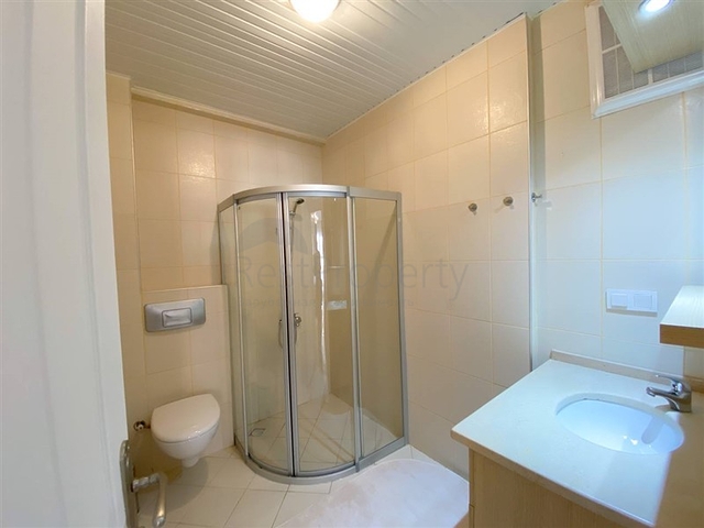 شقة فسيحة من غرفتي نوم في منطقة توسمور