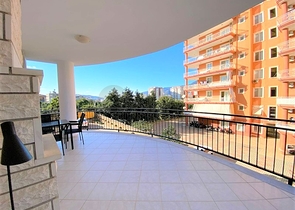 شقة فسيحة من غرفتي نوم في منطقة توسمور