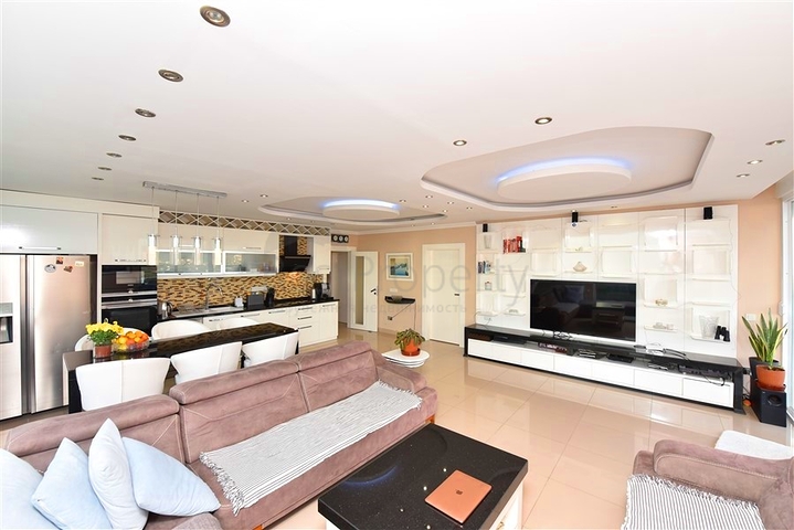 بنتهاوس في منطقة جيكجيلي مع إمكانية الحصول على الجنسية التركية