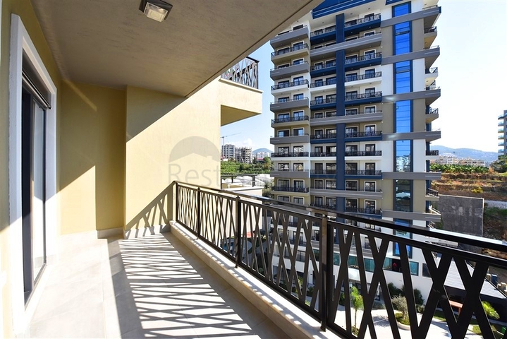 شقق 1+1 في مجمع فاخر