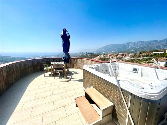 فيلا فسيحة 3 + 2 في منطقة كارجيجاك 