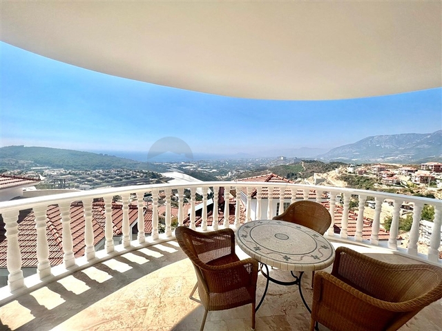 فيلا فسيحة 3 + 2 في منطقة كارجيجاك 