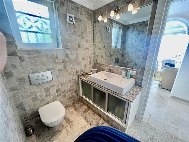 فيلا فسيحة 3 + 2 في منطقة كارجيجاك 