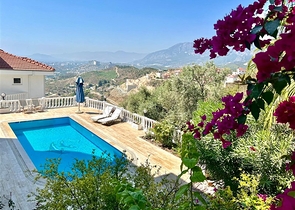 فيلا فسيحة 3 + 2 في منطقة كارجيجاك 