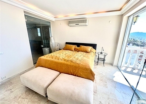 فيلا فسيحة 3 + 2 في منطقة كارجيجاك 