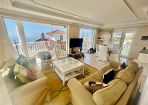 فيلا فسيحة 3 + 2 في منطقة كارجيجاك 