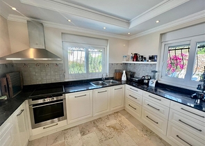 فيلا فسيحة 3 + 2 في منطقة كارجيجاك 