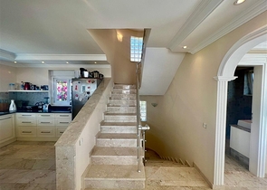 فيلا فسيحة 3 + 2 في منطقة كارجيجاك 