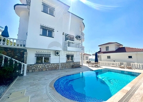 فيلا فسيحة 3 + 2 في منطقة كارجيجاك 