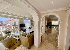 فيلا فسيحة 3 + 2 في منطقة كارجيجاك 