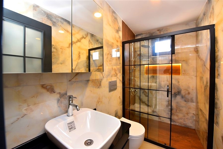 بنتهاوس في مجمع جديد مطل على البحر بالقرب من شاطئ كليوباترا