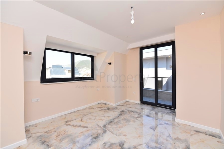 بنتهاوس في مجمع جديد مطل على البحر بالقرب من شاطئ كليوباترا