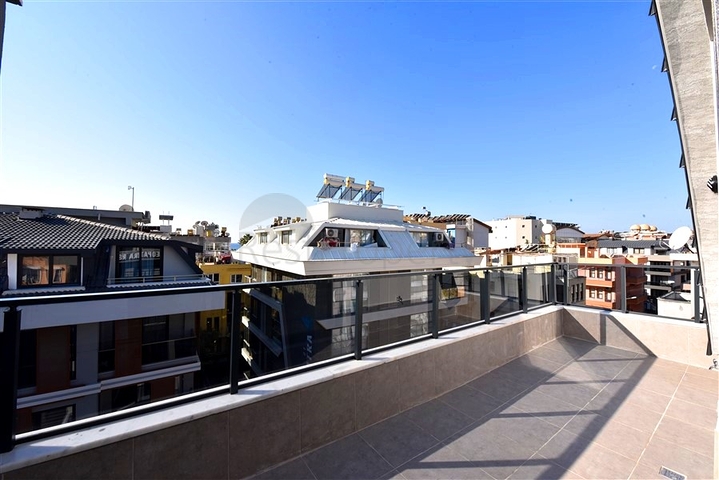 بنتهاوس في مجمع جديد مطل على البحر بالقرب من شاطئ كليوباترا