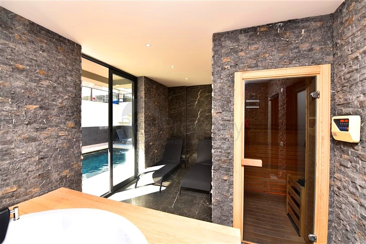 بنتهاوس في مجمع جديد مطل على البحر بالقرب من شاطئ كليوباترا