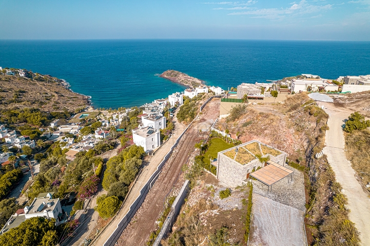 فلل بتصميم عصري أنيق مطلة على البحر في منطقة ياليكافاك