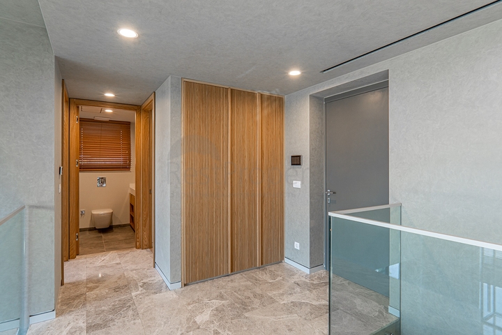 فلل بتصميم عصري أنيق مطلة على البحر في منطقة ياليكافاك