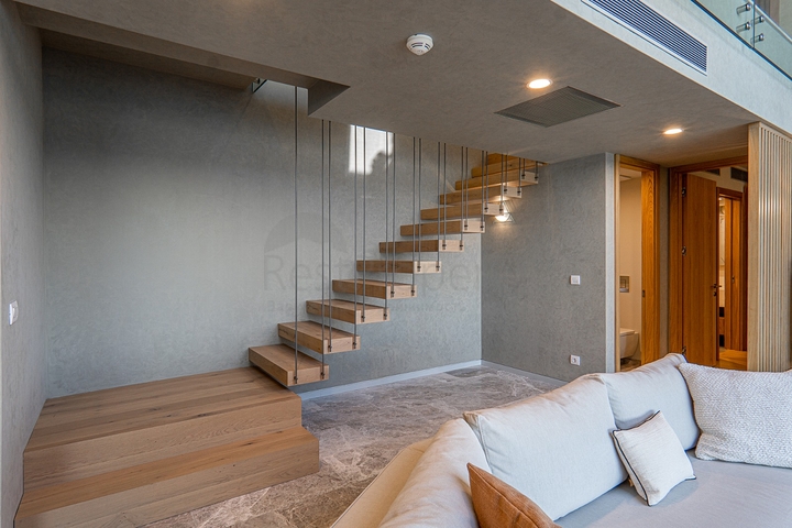 فلل بتصميم عصري أنيق مطلة على البحر في منطقة ياليكافاك