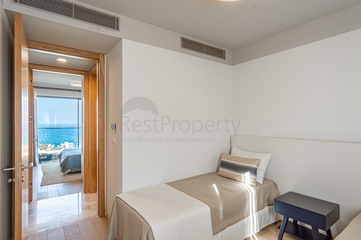 فلل بتصميم عصري أنيق مطلة على البحر في منطقة ياليكافاك