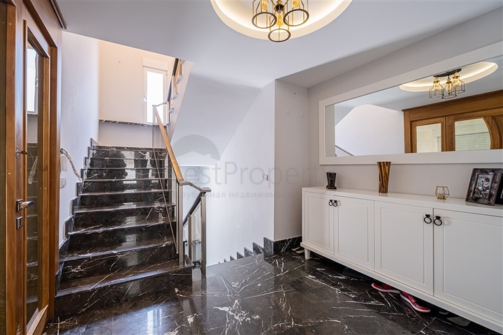 فيلا 3+1 مع إطلالة بانورامية في منطقة كارجيجاك