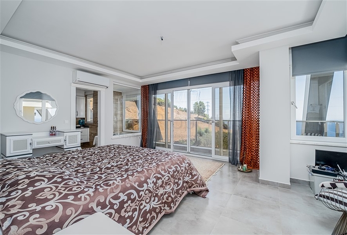 فيلا 3+1 مع إطلالة بانورامية في منطقة كارجيجاك