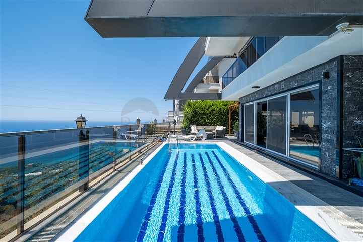 فيلا 3+1 مع إطلالة بانورامية في منطقة كارجيجاك