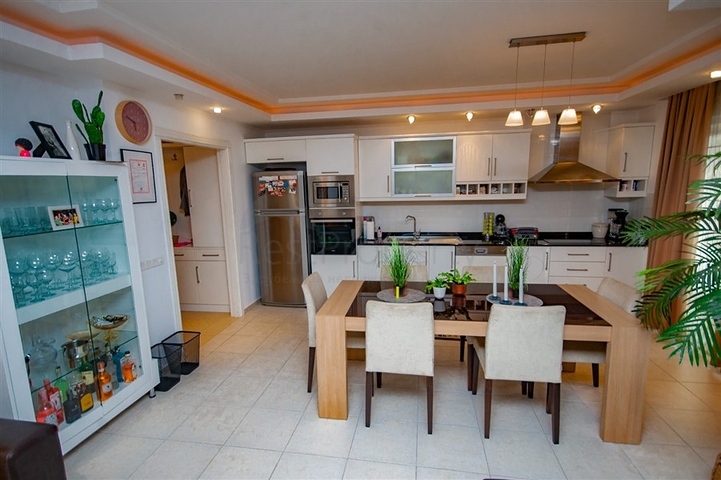 4 + 1 بنتهاوس في منطقة أوبا