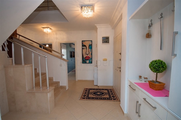 4 + 1 بنتهاوس في منطقة أوبا