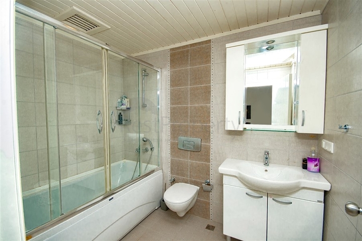 4 + 1 بنتهاوس في منطقة أوبا