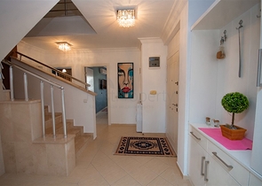 4 + 1 بنتهاوس في منطقة أوبا