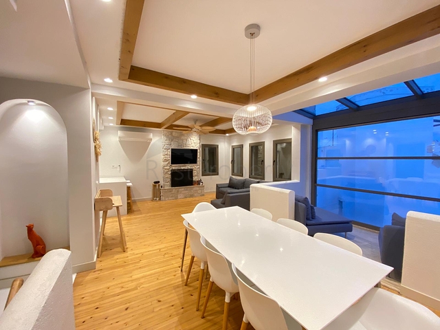 فيلا منفصلة 4 + 1 تطل على البحر والمدينة في خليج بورداكشي ، بودروم