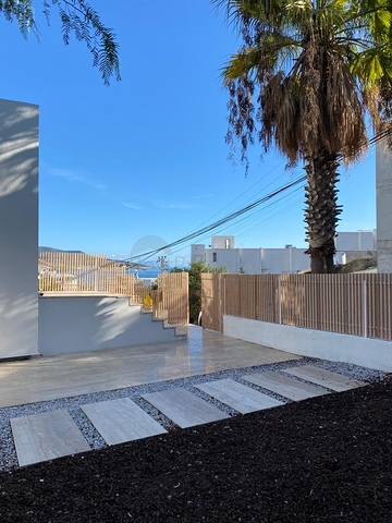 فيلا منفصلة 4 + 1 تطل على البحر والمدينة في خليج بورداكشي ، بودروم