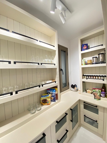 فيلا منفصلة 4 + 1 تطل على البحر والمدينة في خليج بورداكشي ، بودروم