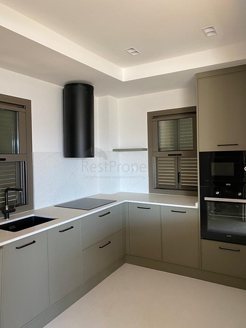 فيلا منفصلة 4 + 1 تطل على البحر والمدينة في خليج بورداكشي ، بودروم