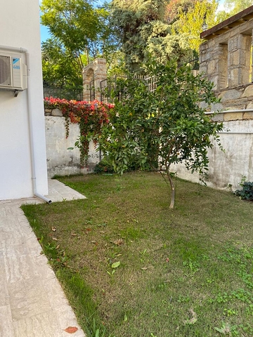 فيلا منفصلة 4 + 1 تطل على البحر والمدينة في خليج بورداكشي ، بودروم