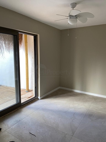 فيلا منفصلة 4 + 1 تطل على البحر والمدينة في خليج بورداكشي ، بودروم