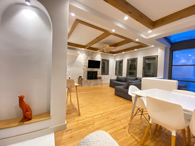 فيلا منفصلة 4 + 1 تطل على البحر والمدينة في خليج بورداكشي ، بودروم