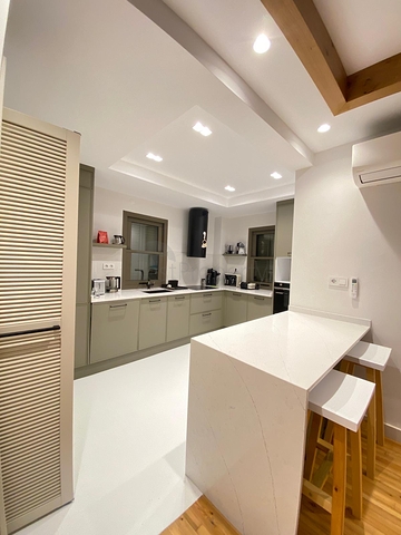 فيلا منفصلة 4 + 1 تطل على البحر والمدينة في خليج بورداكشي ، بودروم