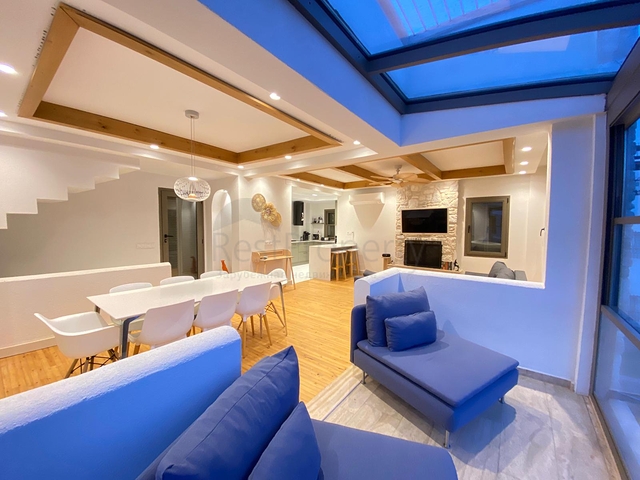 فيلا منفصلة 4 + 1 تطل على البحر والمدينة في خليج بورداكشي ، بودروم