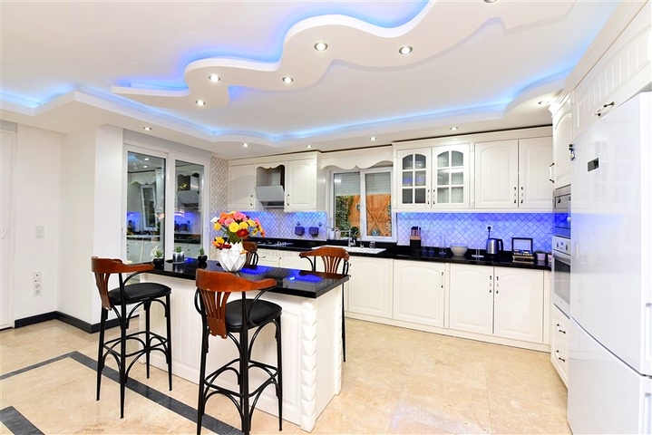 فيلا مفروشة مع مناظر بانورامية في وسط ألانيا